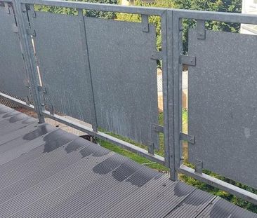 2-Zimmer Wohnung mit großem Balkon und Einbauküche - Foto 1