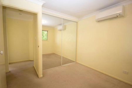 2/253 Cavendish Road, 4151, Coorparoo Qld - Photo 3