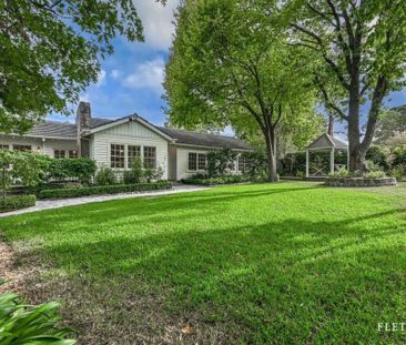 A Timeless Home with Gorgeous Landscapes - Garden Maintenance Included - Photo 1