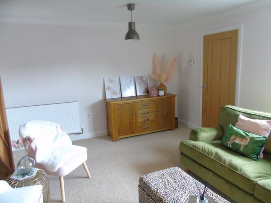 3 bedroom semi-detached house to rent - Photo 1