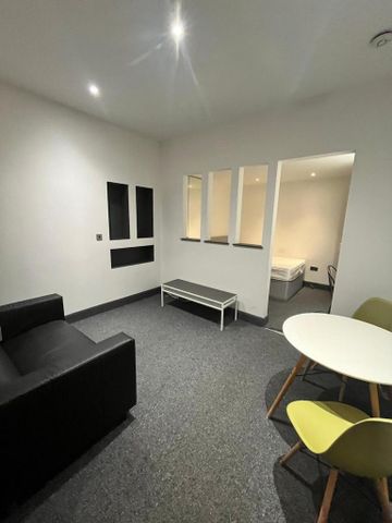 1 bedroom flat to rent - Photo 2