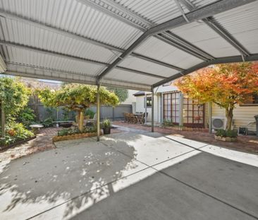 THREE BEDROOM HOME IN FANTASTIC CENTRAL LOCATION - Photo 5