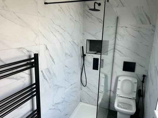 Room in a Shared House, Kimberley Road, CR0 - Photo 1