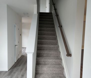 For Lease - 318 Ilmenite Private, Barrhaven, Ontario - Photo 5