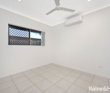 4 Bedroom 2 Bathroom House Available now! - Photo 3