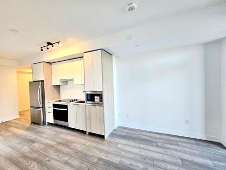 For Lease - 1007 The Queens Way Unit# 409, Toronto, Ontario - Photo 2