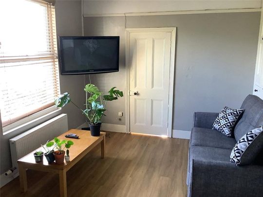 1 bedroom semi-detached house to rent - Photo 1