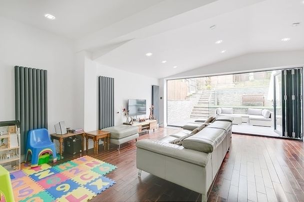 3 bedroom maisonette to rent - Photo 1