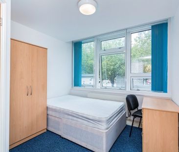 Guildhall Walk, Portsmouth - Photo 3