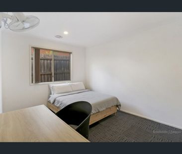 49 Grange Boulevard, Bundoora, Vic 3083 - Photo 2