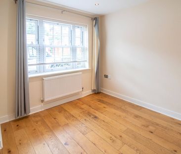 4 bedroom house to rent Century Way, Beckenham, BR3 - Photo 4