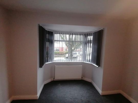 4 bedroom semi-detached house to rent - Photo 1