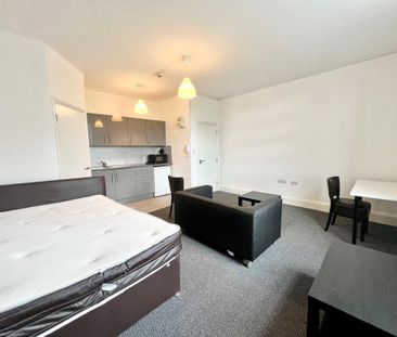 Studio to rent - Photo 3