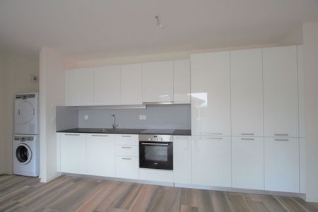 Luminous 2.5 room apartment with terrace and garden - Photo 2