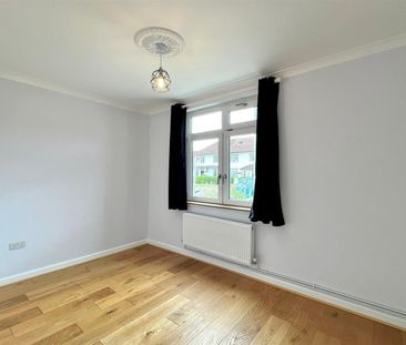 Brocket Way, London, Chigwell - Photo 6