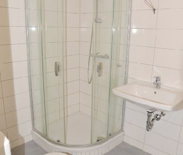 Top-Singlewohnung mit Parkmöglichkeit und schönem Ausblick - Photo 4