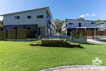 Create LBe quick to secure this near new 4 bedroom townhouse situated in a quiet complex, close to public transport & amenities.isting - Photo 5