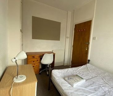 4 Bed Terraced House, St. Martins Place, BN2 - Photo 5