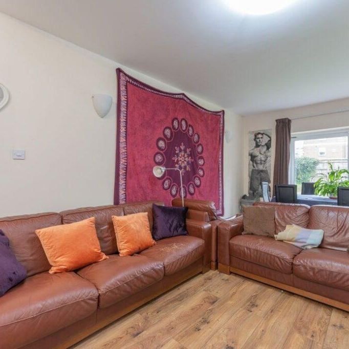 5 bedroom terraced house to rent - Photo 1