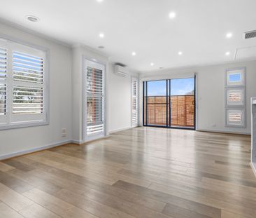 Stylish & renovated townhouse - Walk to Station! - Photo 4