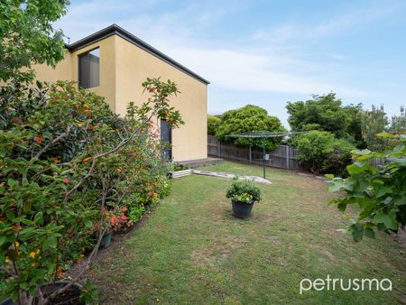 13 Florelyn Terrace - Photo 2