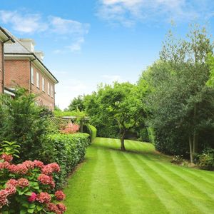 Flat to rent on - Photo 3