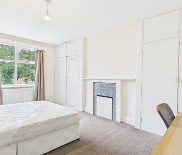 4 bedroom semi-detached house to rent - Photo 6