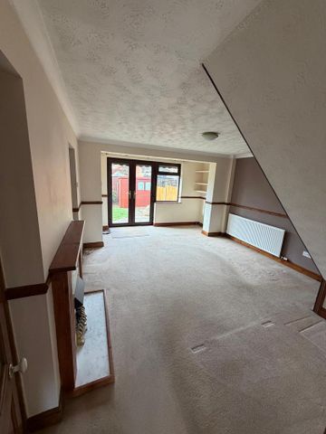 3 bedroom terraced house to rent - Photo 2