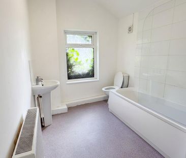 2 bedroom semi-detached house to rent - Photo 3