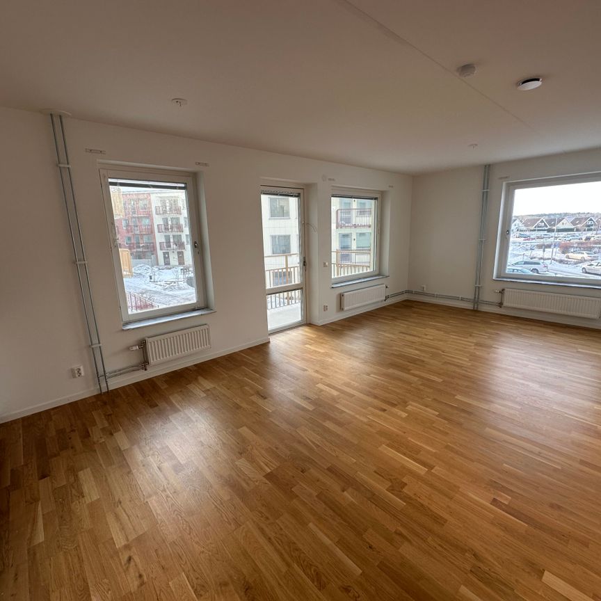 Bäckby Torgg. 22 -2rok(lgh 1112) - Photo 1