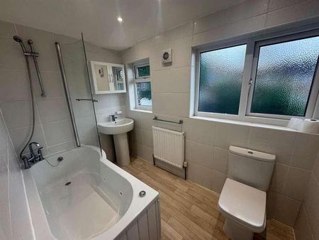 Barrington Parade, Gomersal, Cleckheaton, BD19 - Photo 5