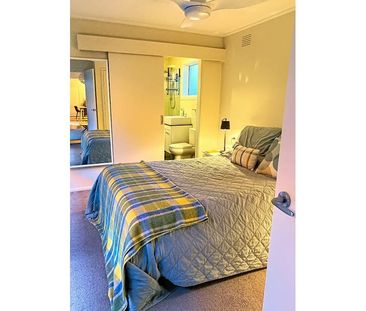 19 Seaview Cres, Black Rock VIC 3193 - House For Rent | Domain - Photo 5