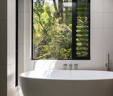 Palm Beach 2 Bedroom $800 p/w - Photo 1