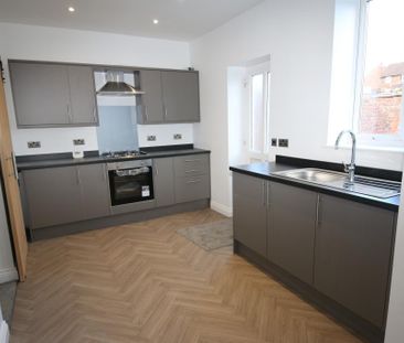 3 bedroom terraced house to rent - Photo 4