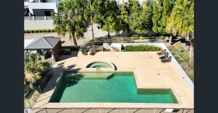 3 BEDROOM APARTMENT - Photo 5