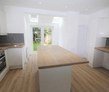2 bedroom terraced house to rent - Photo 4