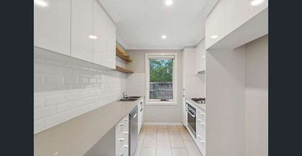 Modern 3-Bedroom Coastal Home - Photo 1