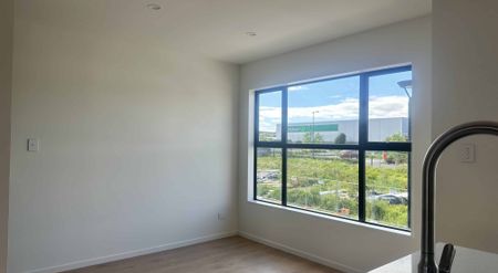 Brand New 4 Bedroom Townhouse in Hobsonville - Photo 3