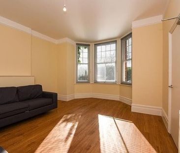 8 bedroom detached house to rent - Photo 4