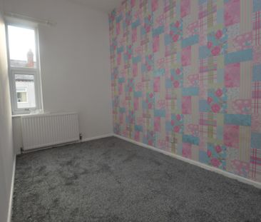 3 Bedroom Terraced House - Photo 6