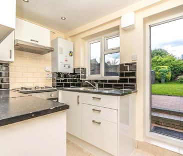 2 bedroom end of terrace house to rent - Photo 4