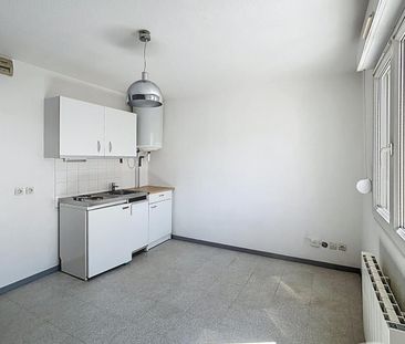 Location Appartement 1 pièce 18m² CLERMONT FERRAND 63000 - Photo 2