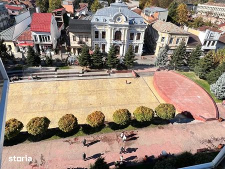 Apartament ultra central, 4 cumare, cu priveliste pe centru pietonal - Fotografie 5