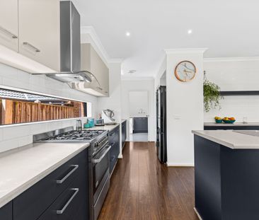 Massive Family Home - Photo 6