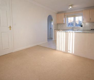 3 bedroom semi-detached house to rent - Photo 6