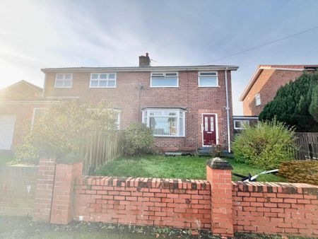 3 bedroom semi-detached house to rent - Photo 2