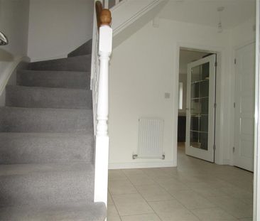 4 bedroom detached house to rent - Photo 3