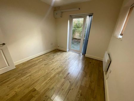 Flat to rent on - Photo 5