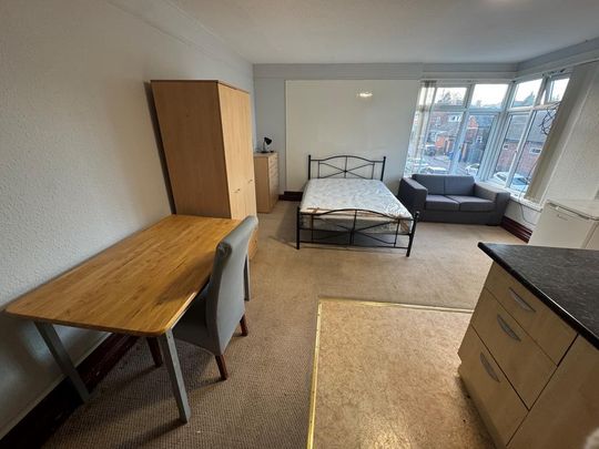 Studio to rent - Photo 1