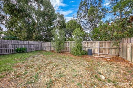 MODERN FAMILY HOME CLOSE TO ALL AMENTIES - Photo 5